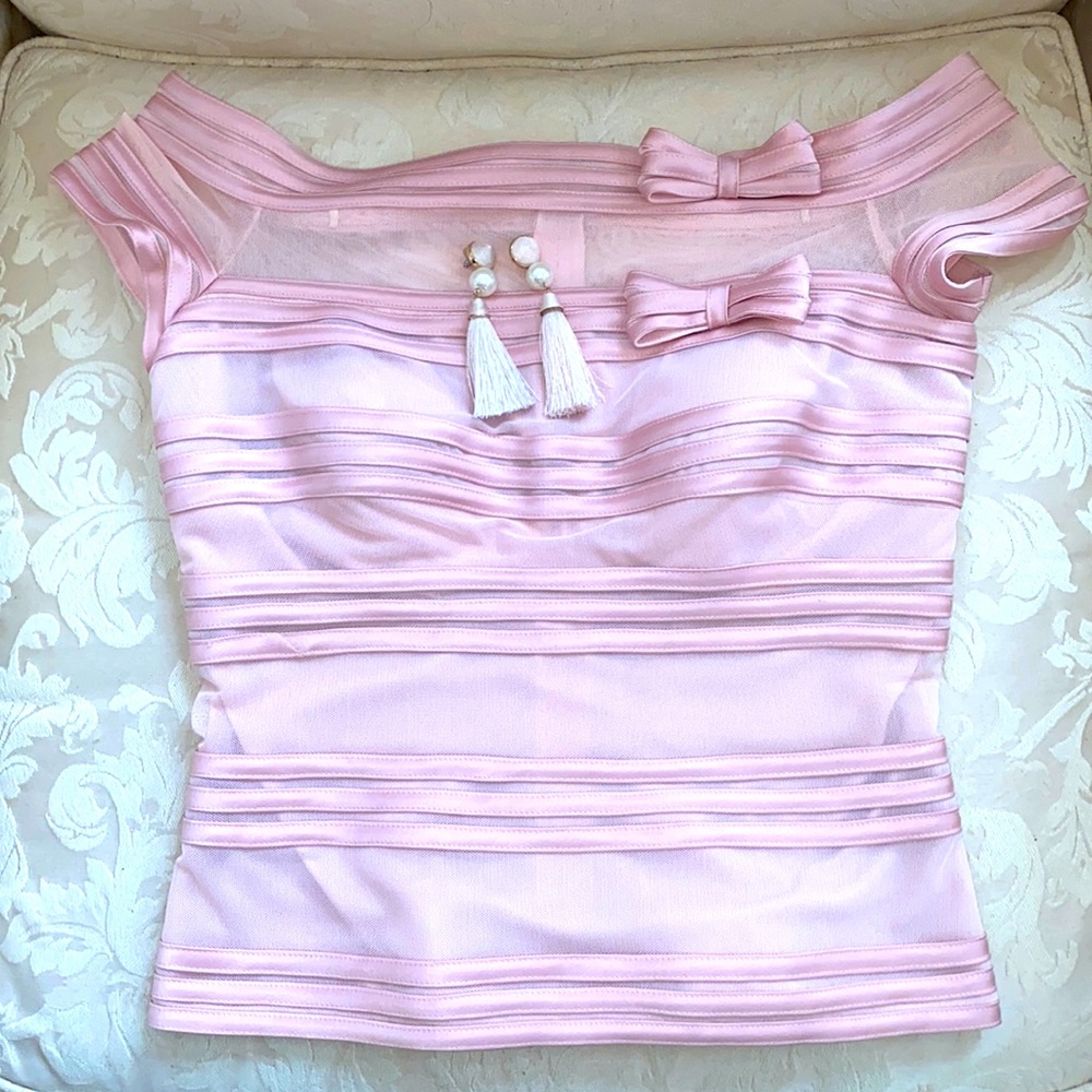 JS Signature Sz 6 Top with Matching Earrings